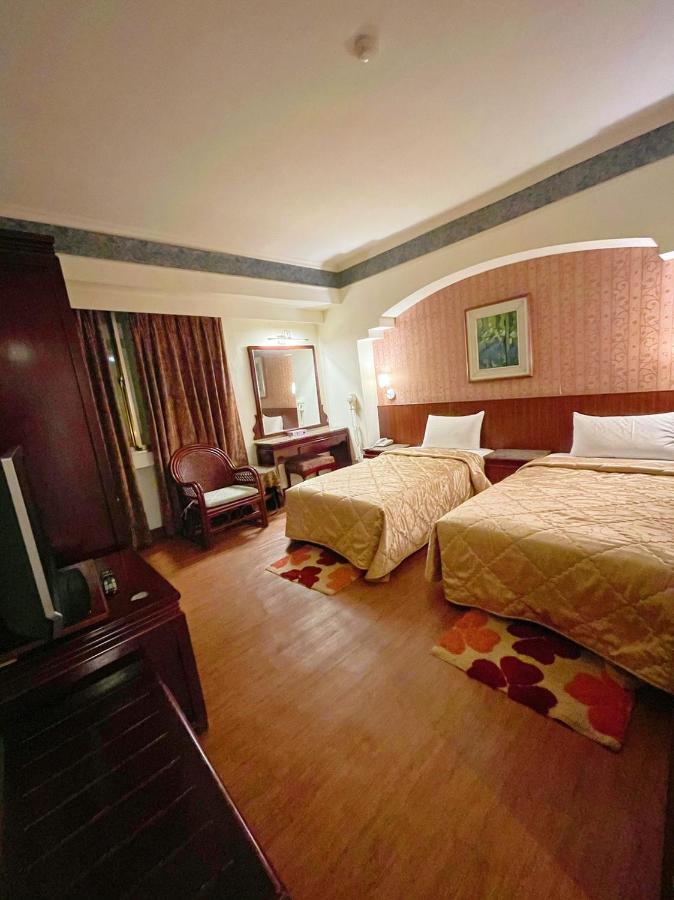 Family Hotel - Linsen Tainan Exterior foto